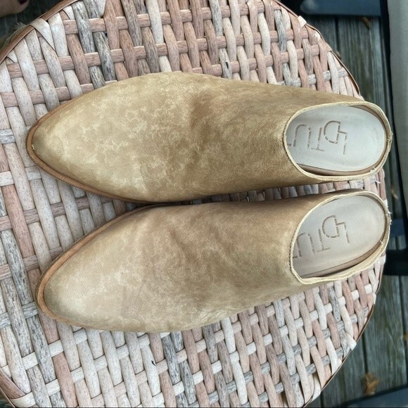 LD Tuttle The Cloak Leather Mules in Aged Tan 37.5 - Picture 9 of 9